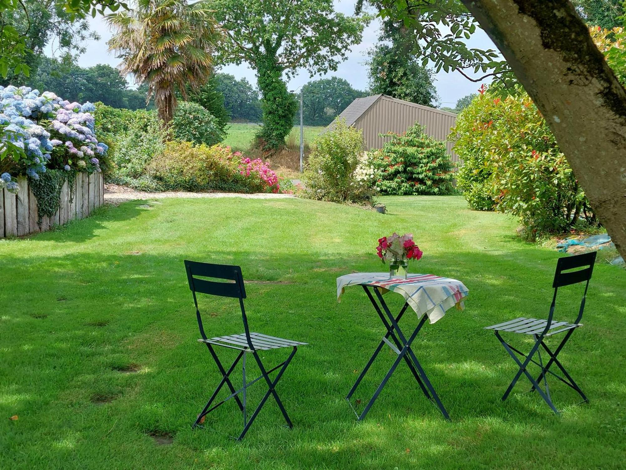 La Maison De Marie, Au Coeur De La Campagne Avec Table D'Hotes Sur Reservation Kerien Exterior photo